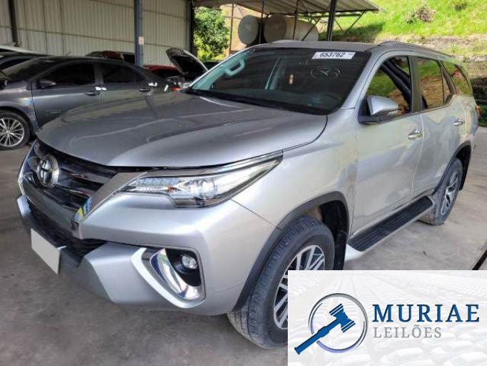 TOYOTA HILUX SW4 17/17